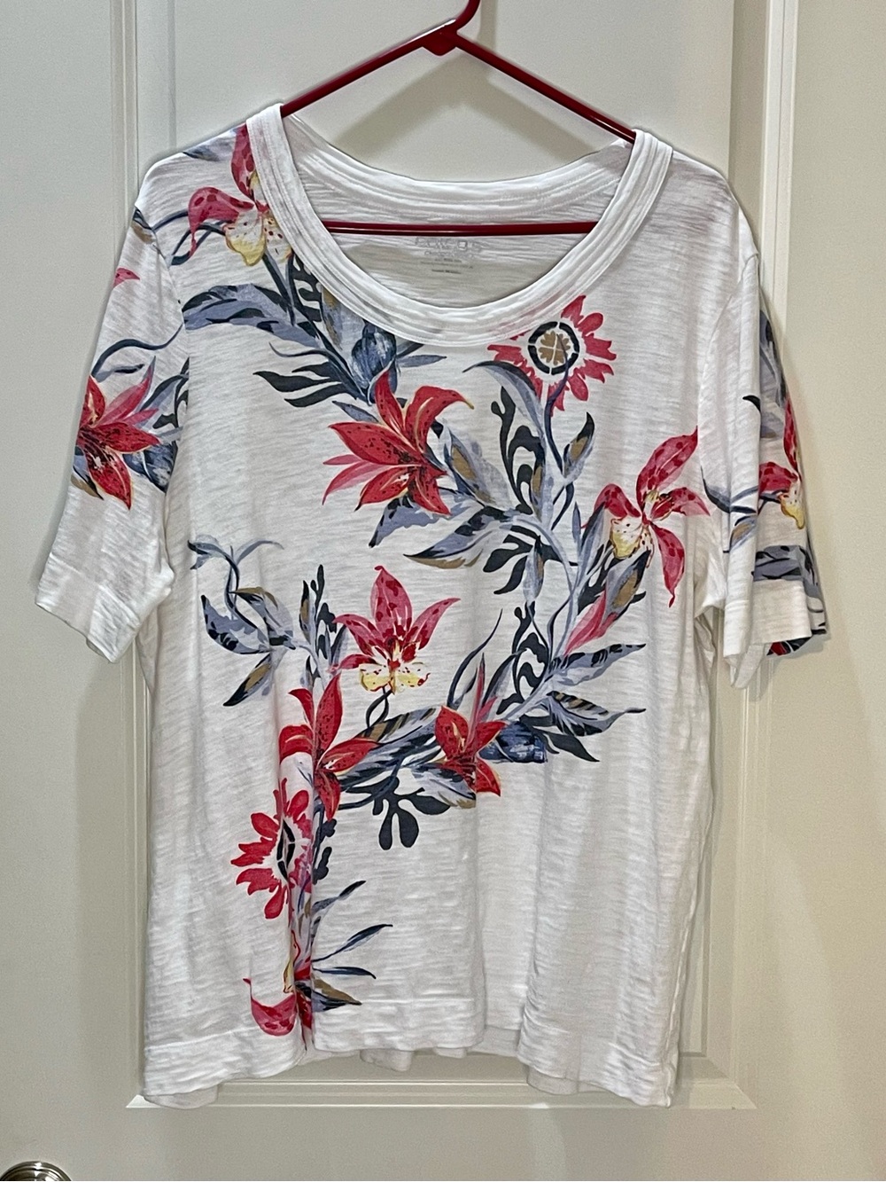 Chico's White Short-Sleeve Top with Red & Blue Floral Print XXL
